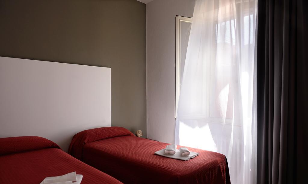 פירנצולה Hotel Piccola Firenze חדר תמונה
