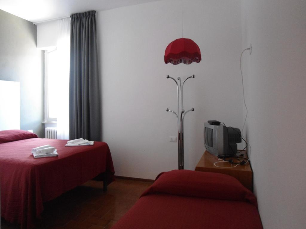 פירנצולה Hotel Piccola Firenze חדר תמונה