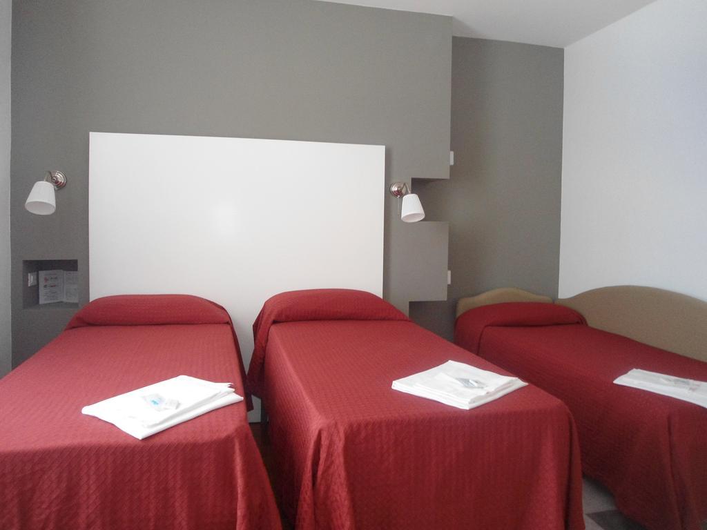 פירנצולה Hotel Piccola Firenze מראה חיצוני תמונה
