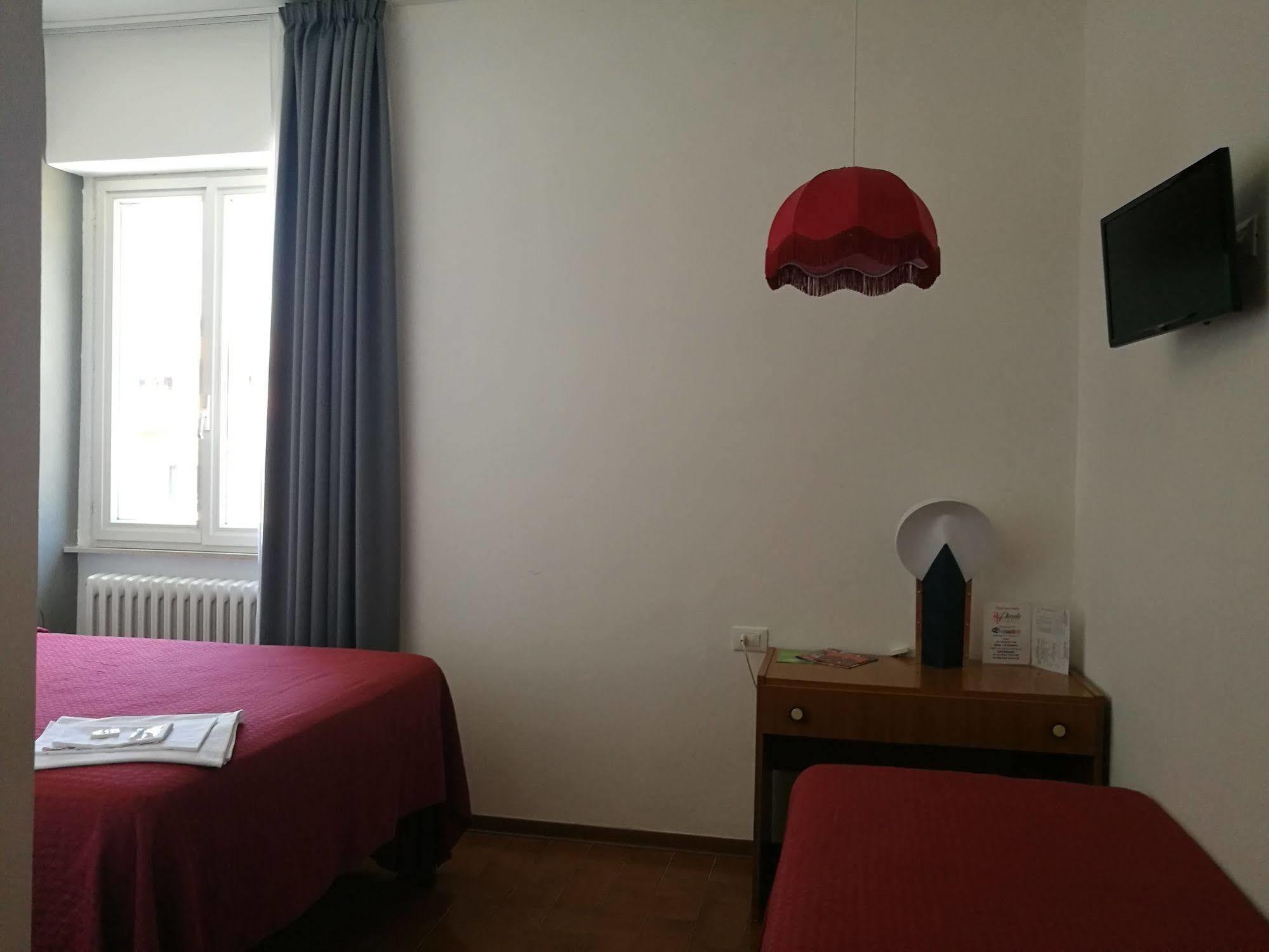 פירנצולה Hotel Piccola Firenze מראה חיצוני תמונה
