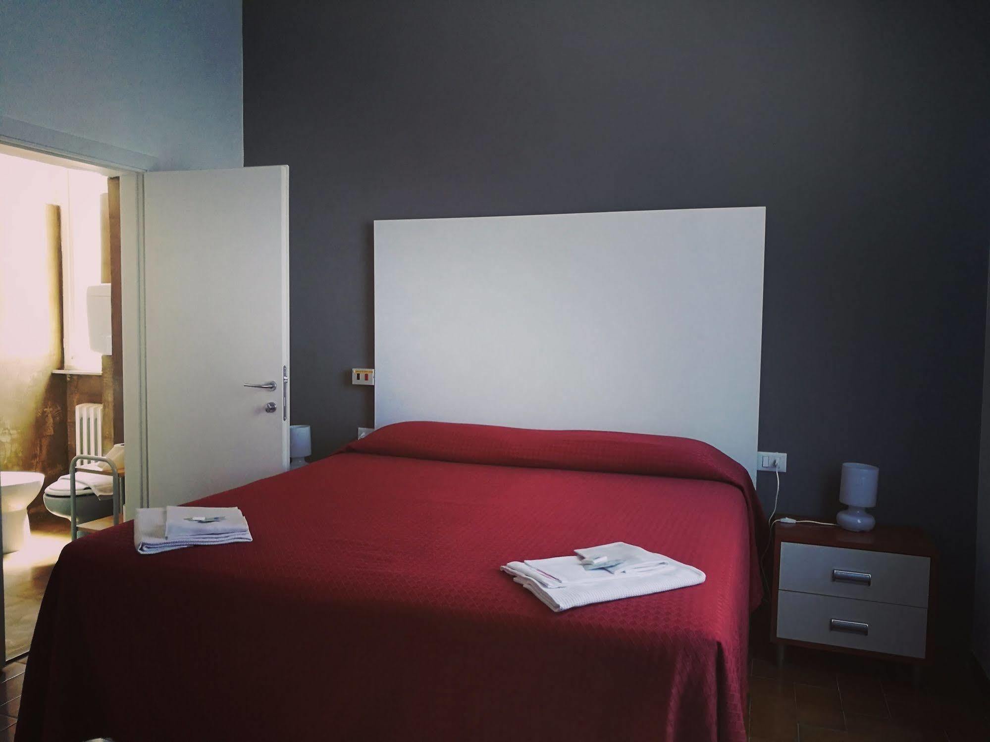 פירנצולה Hotel Piccola Firenze מראה חיצוני תמונה